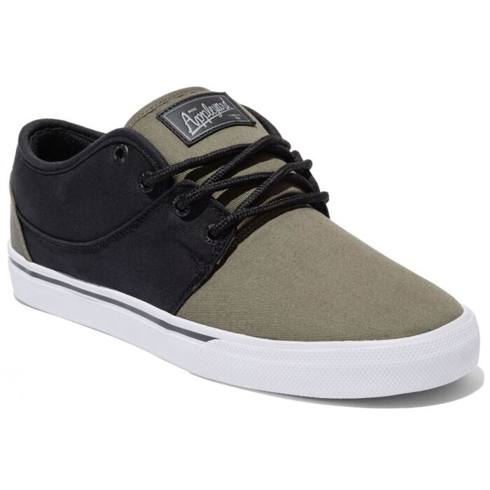 globe skate shoes